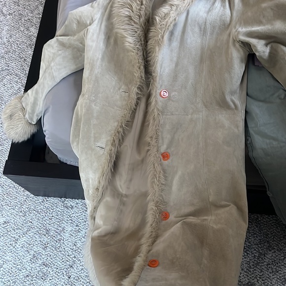 Vintage Hand Painted Fur Lined Trench Coat - Picture 7 of 10